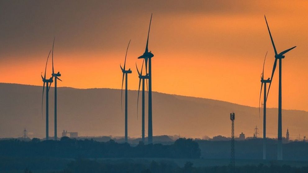Argentina suma renovables y baterías, mientras crece el desafío de transportar la energía