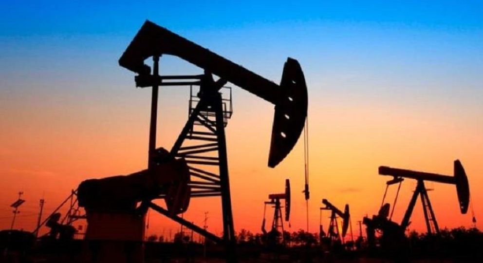 Arabia Saudita reactivó el oleoducto Este-Oeste: bajan los precios del petróleo y cede la tensión global