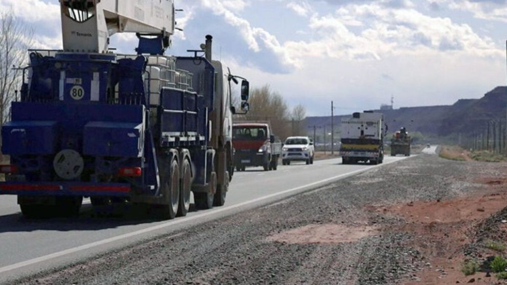 Más infraestructura para Vaca Muerta: avanza el plan para pavimentar 158 kilómetros de rutas
